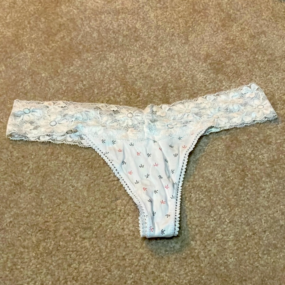 XS lace thong 💋